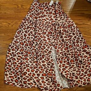 Leopard Print skirt w slit